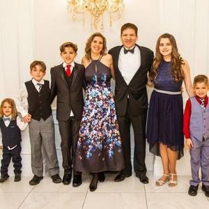 Meet your Posher, Lara